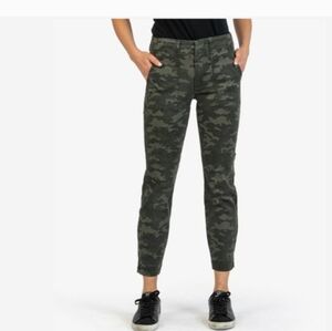 KUT From The Kloth Reese Ankle Straight Camo Utility Pants Size 6 NWT Zip Hem